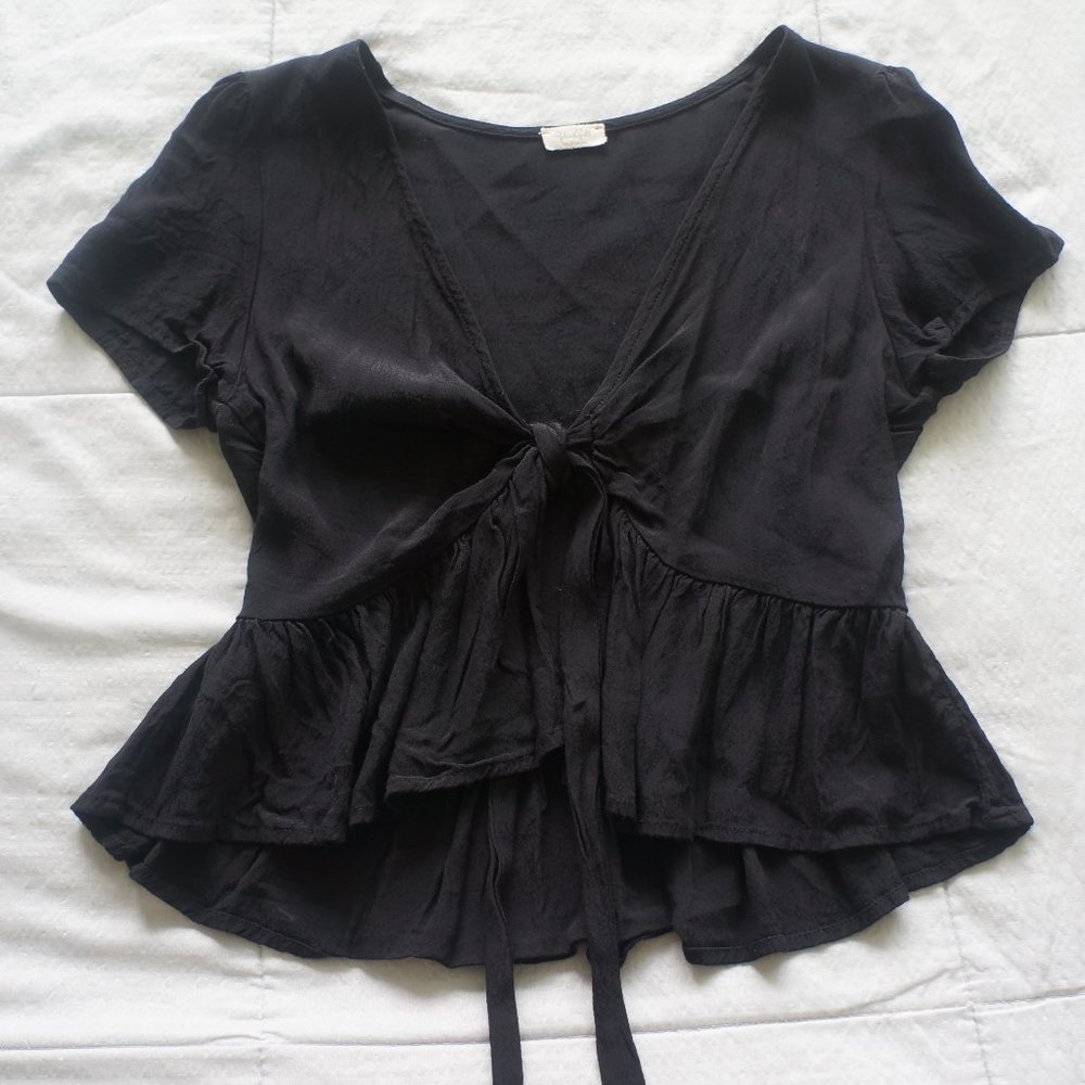 Brandy Melville || Black Knotted Short Sleeve (Size: 0)